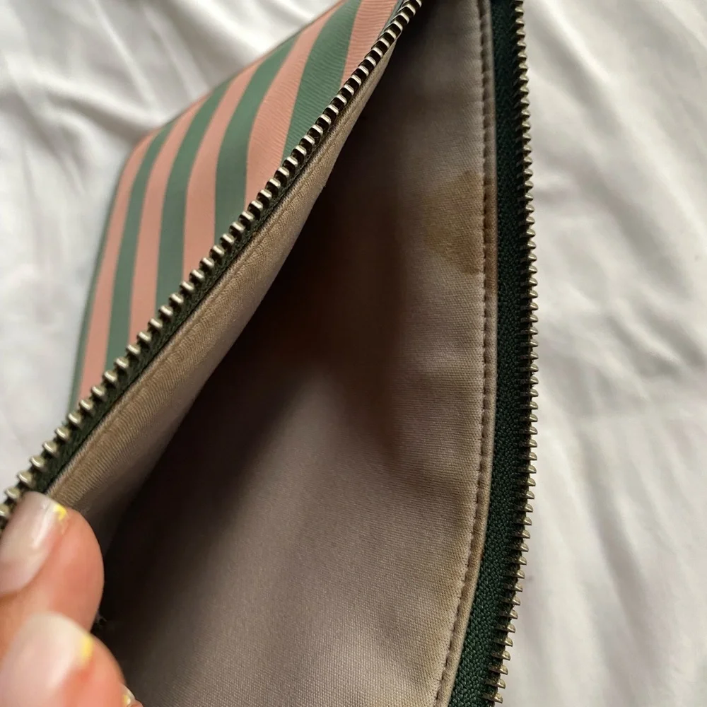 Marc Jacob’s Tablet Sleeve - Picture 6 of 7